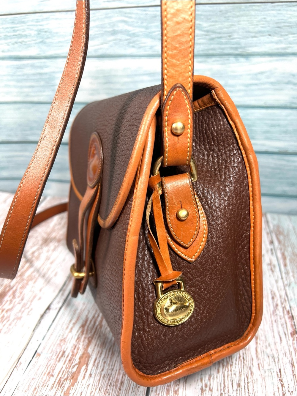 🦆 DOONEY & BOURKE ESSEX AWL PEBBLED BROWN AND BRITISH TAN CROSSBODY VINTAGE - Picture 4 of 16